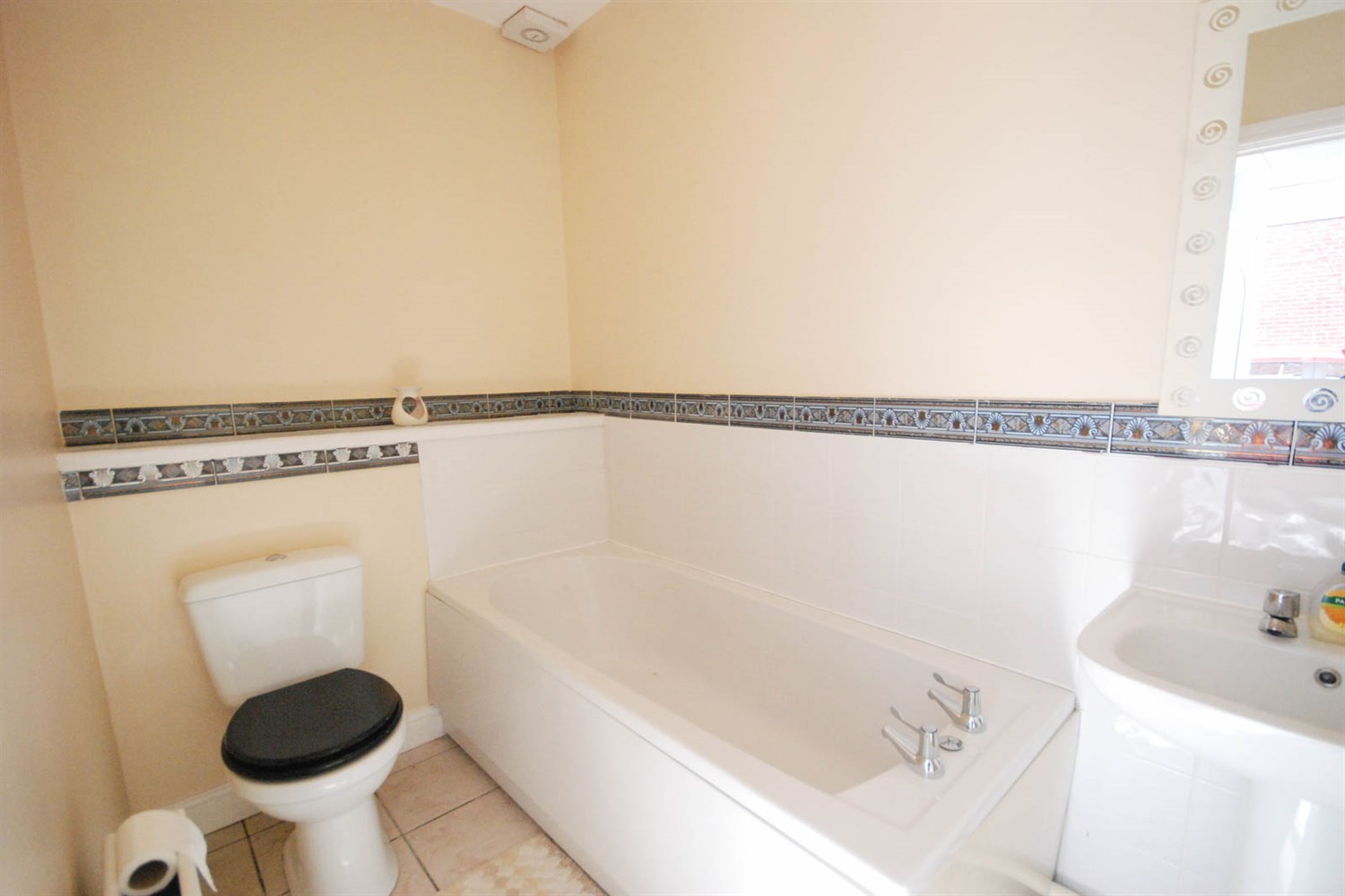 2 bed flat for sale in Arnold Street, Boldon Colliery  - Property Image 4