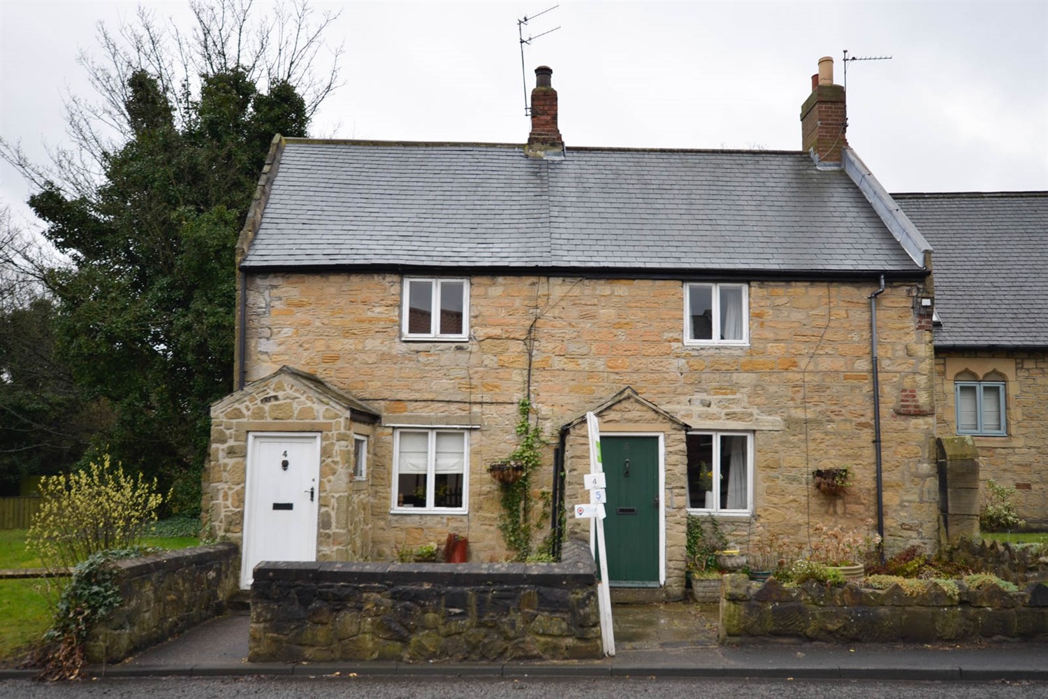 4 bed detached cottage for sale in Monkton Village, Jarrow - Property Image 1
