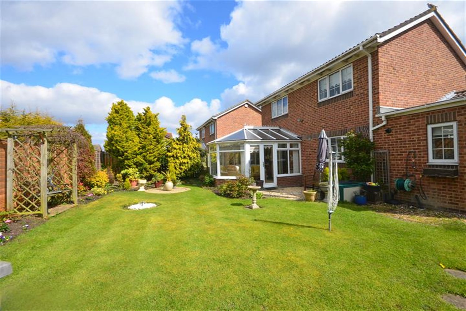 3 bed detached house for sale in The Cotswolds, Boldon Colliery - Property Image 1