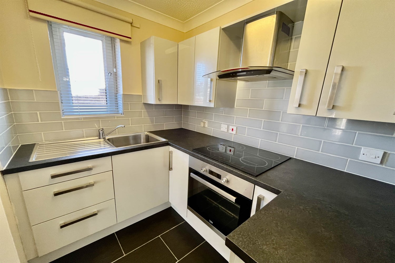 1 bed flat for sale in Langholm Court, East Boldon  - Property Image 4