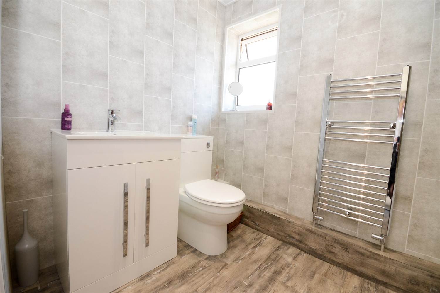 3 bed semi-detached house for sale in Farne Avenue, Red House Farm  - Property Image 11