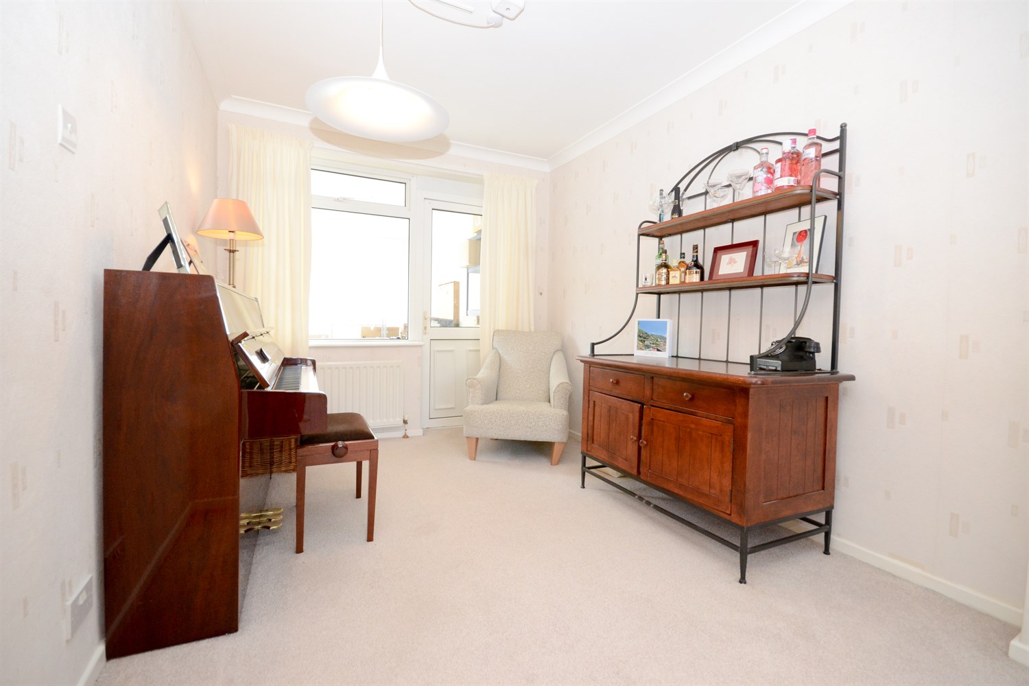 3 bed semi-detached house for sale in Farne Avenue, Red House Farm  - Property Image 5