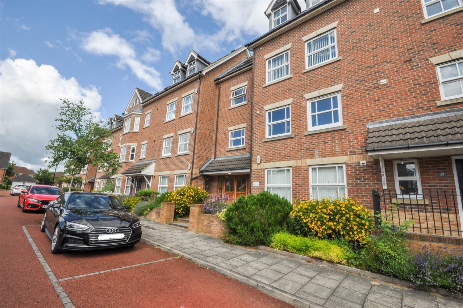2 bed apartment for sale in Highbridge, Gosforth - Property Image 1