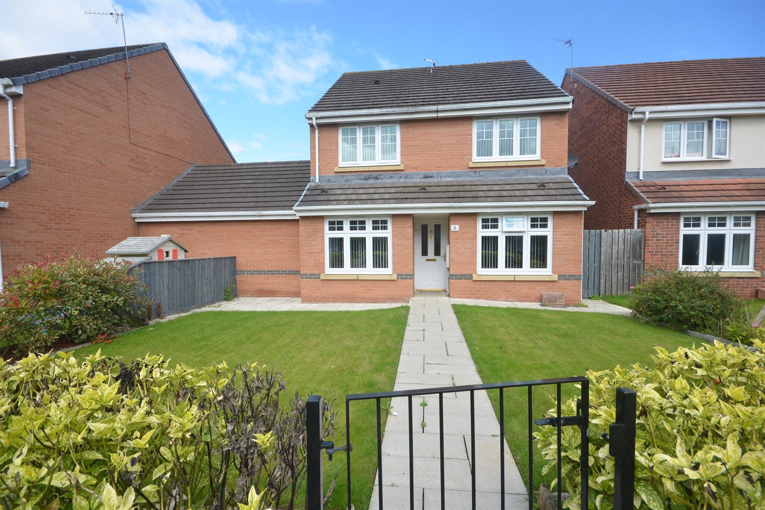 4 bed detached house for sale in Woodside Drive, Boldon Colliery  - Property Image 1