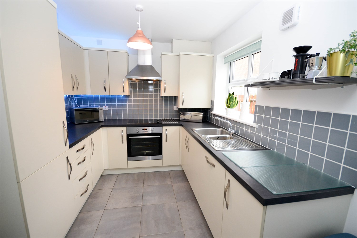 3 bed semi-detached house for sale in Bishops Park Road, Gateshead  - Property Image 6