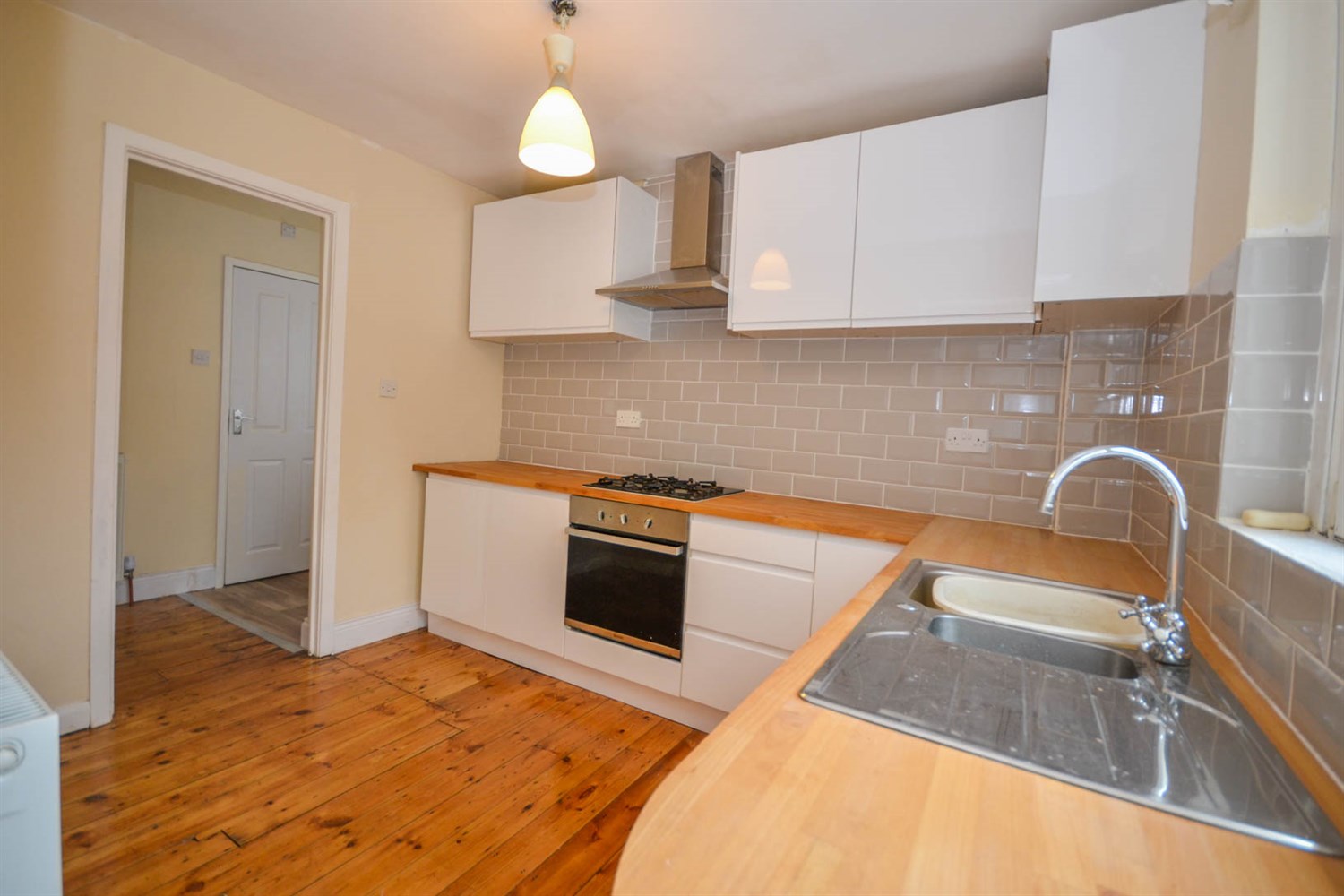 2 bed semi-detached house for sale in Hollywood Crescent, Gosforth  - Property Image 6