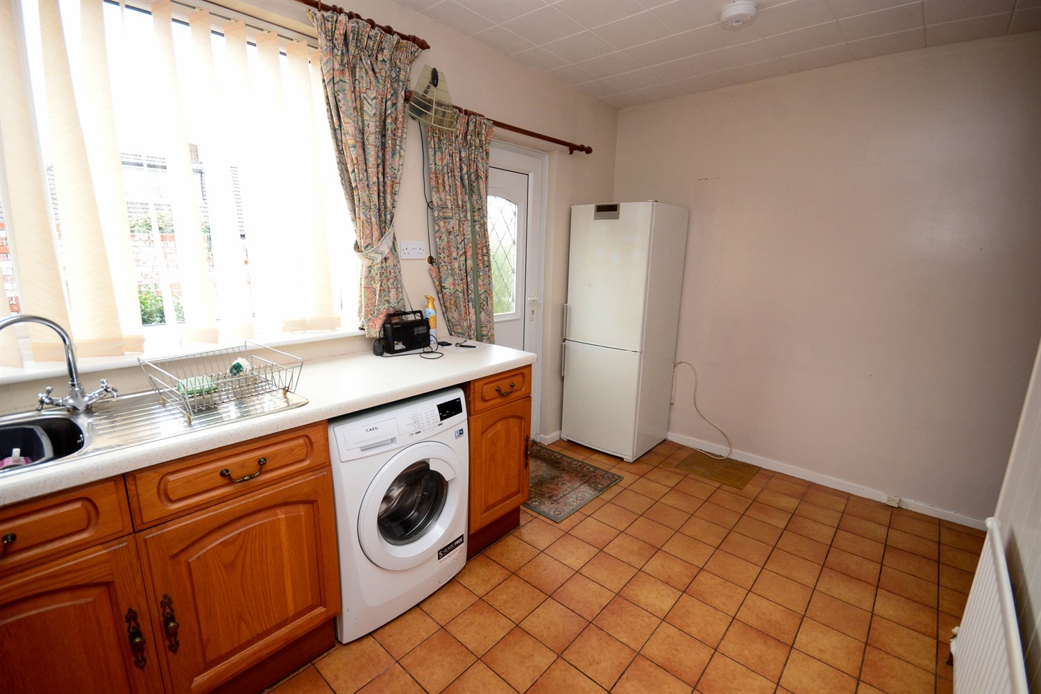 2 bed semi-detached bungalow for sale in Dene Court, Birtley  - Property Image 6