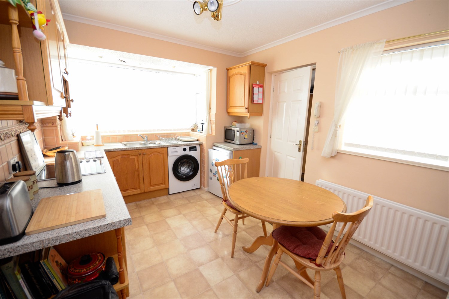 2 bed semi-detached bungalow for sale in Brentwood Gardens, Whickham  - Property Image 6