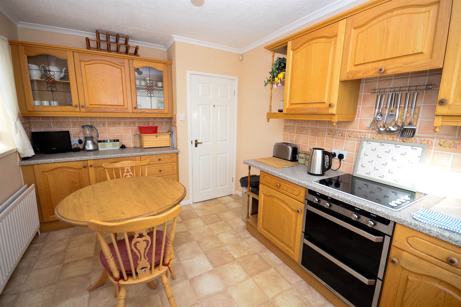 2 bed semi-detached bungalow for sale in Brentwood Gardens, Whickham  - Property Image 5