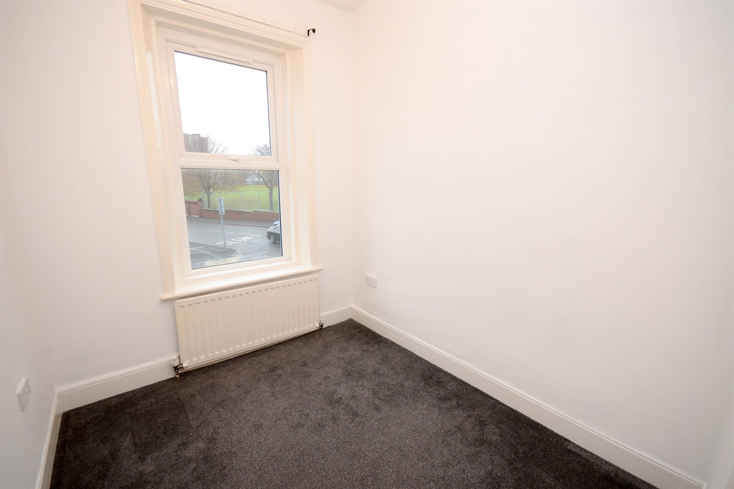 2 bed flat for sale in Whitehall Road, Gateshead  - Property Image 5