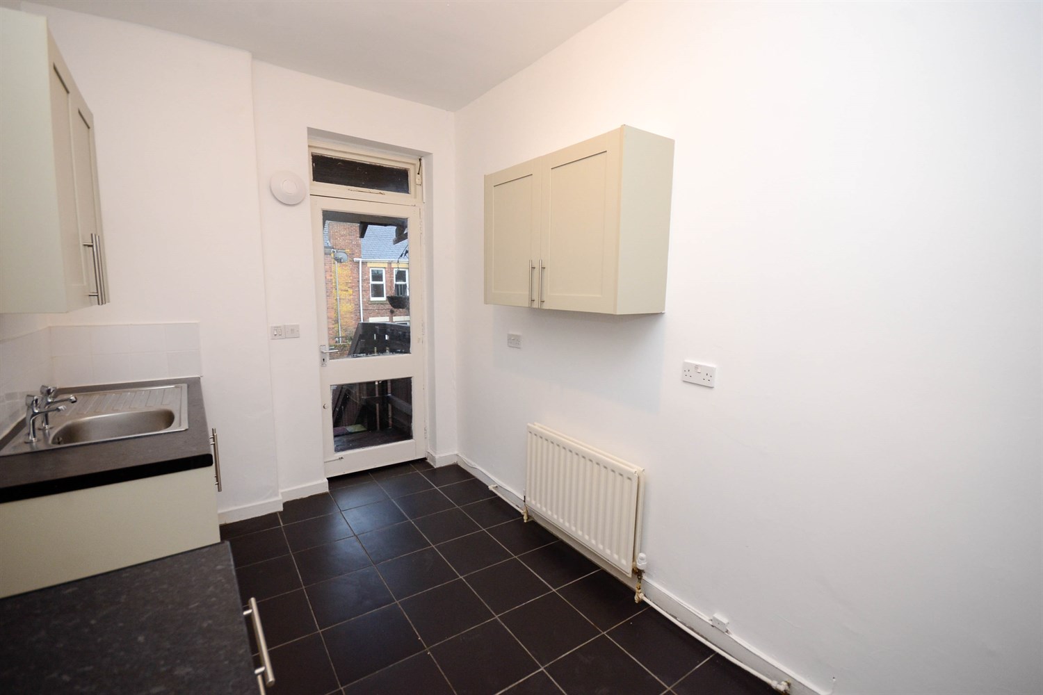 2 bed flat for sale in Whitehall Road, Gateshead  - Property Image 8
