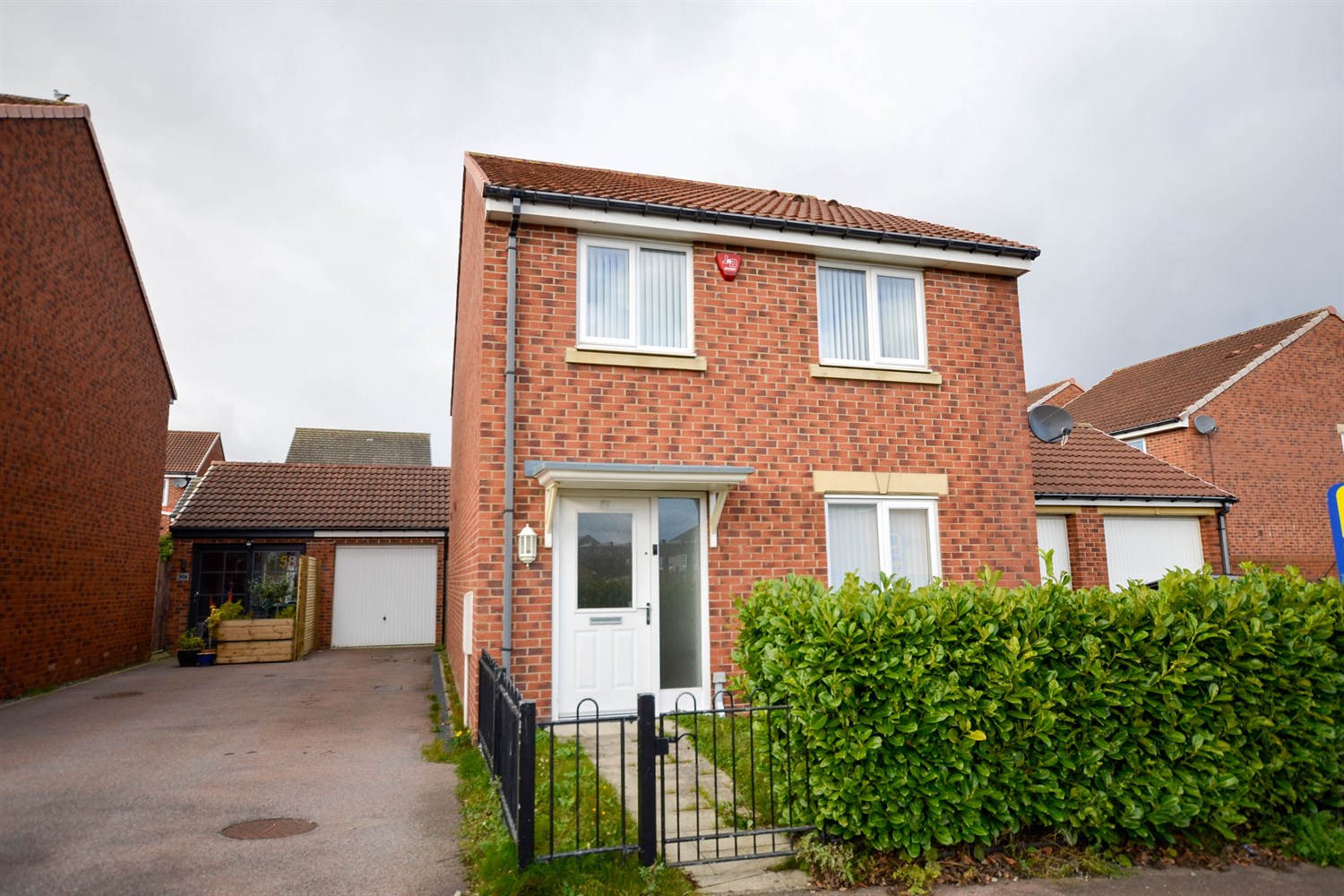 4 bed detached house for sale in Bowes Gardens, Springwell Village  - Property Image 1