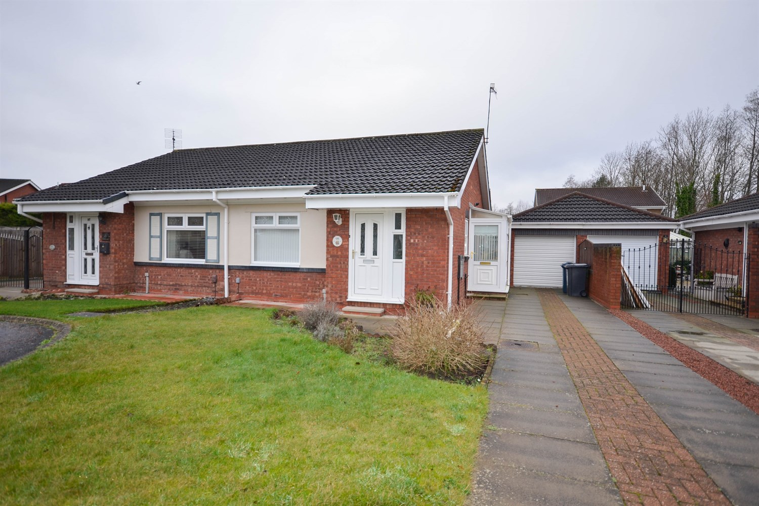 2 bed semi-detached bungalow for sale in Marina View, Hebburn  - Property Image 1