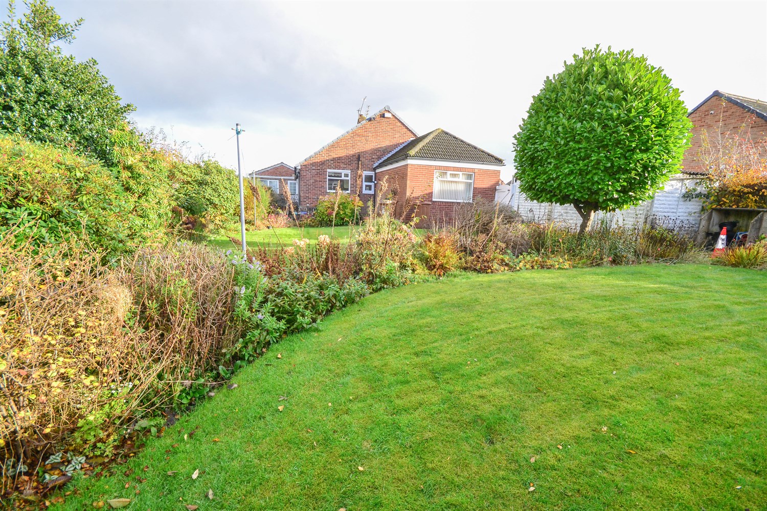 2 bed semi-detached bungalow for sale in Beaumaris Gardens, Sunderland  - Property Image 11