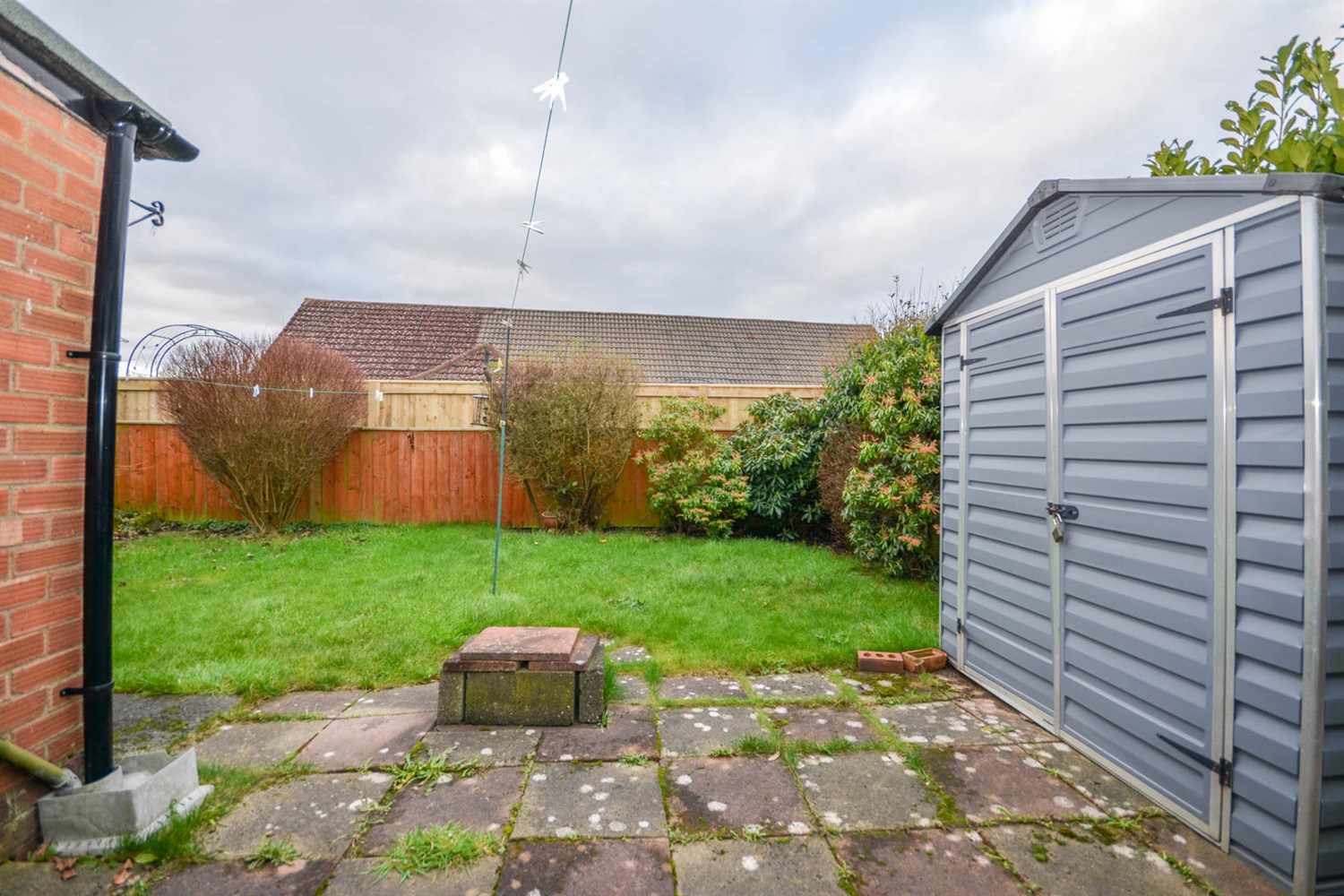 2 bed semi-detached bungalow for sale in Acomb Crescent, Red House Farm  - Property Image 14