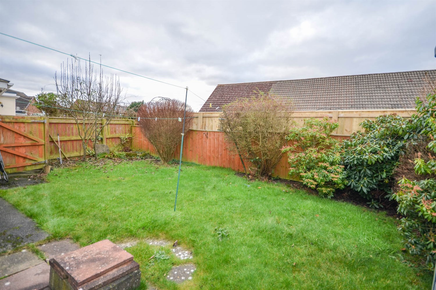 2 bed semi-detached bungalow for sale in Acomb Crescent, Red House Farm  - Property Image 15