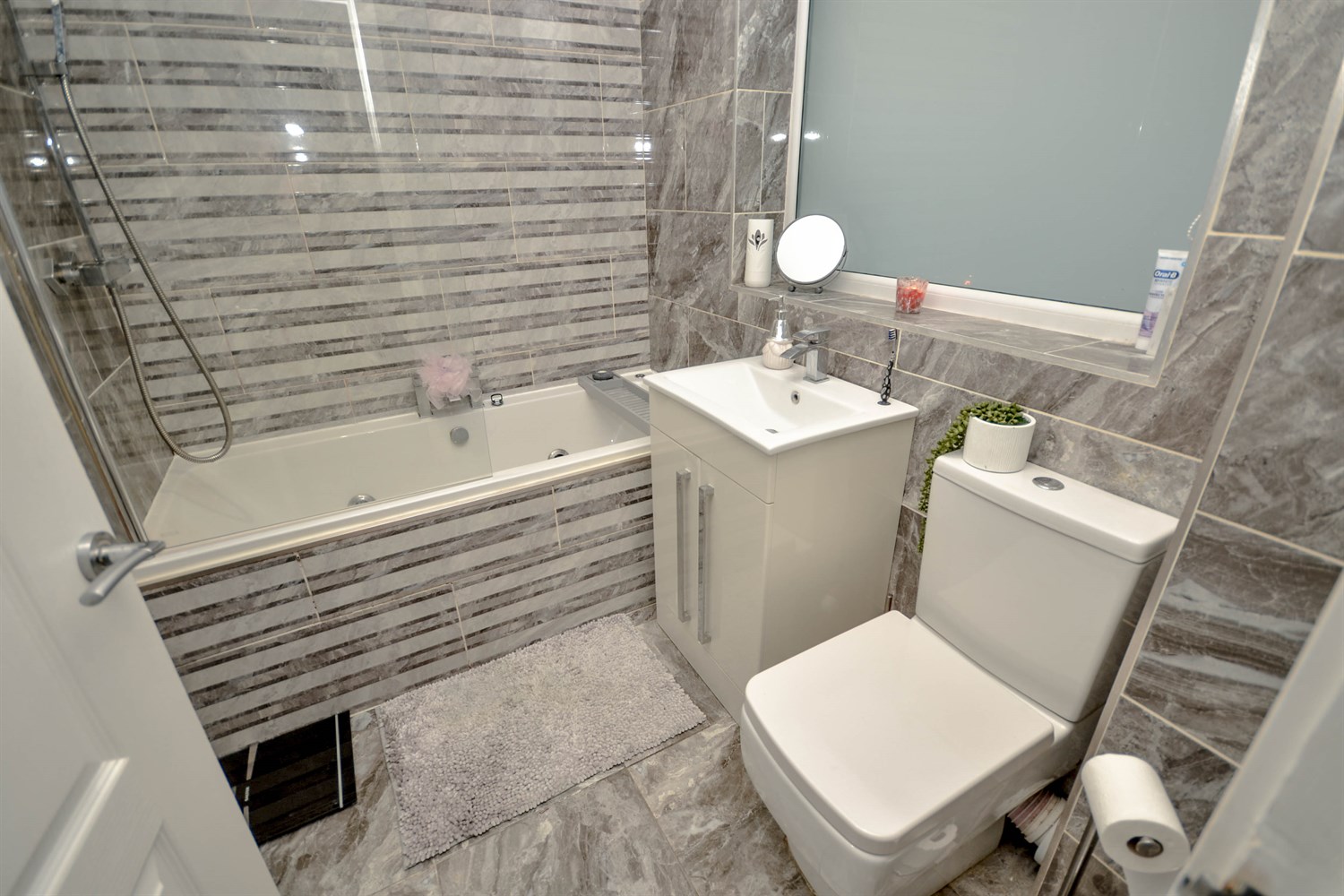 2 bed flat for sale in Tadema Road, South Shields  - Property Image 9