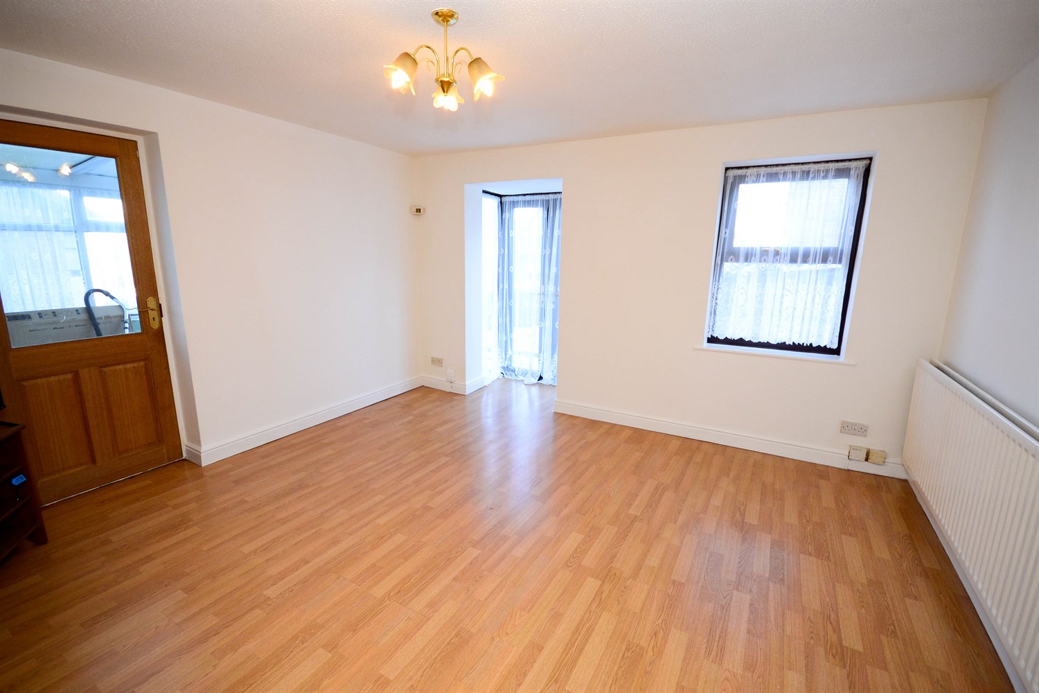3 bed end of terrace house for sale in St. James Court, Gateshead  - Property Image 3