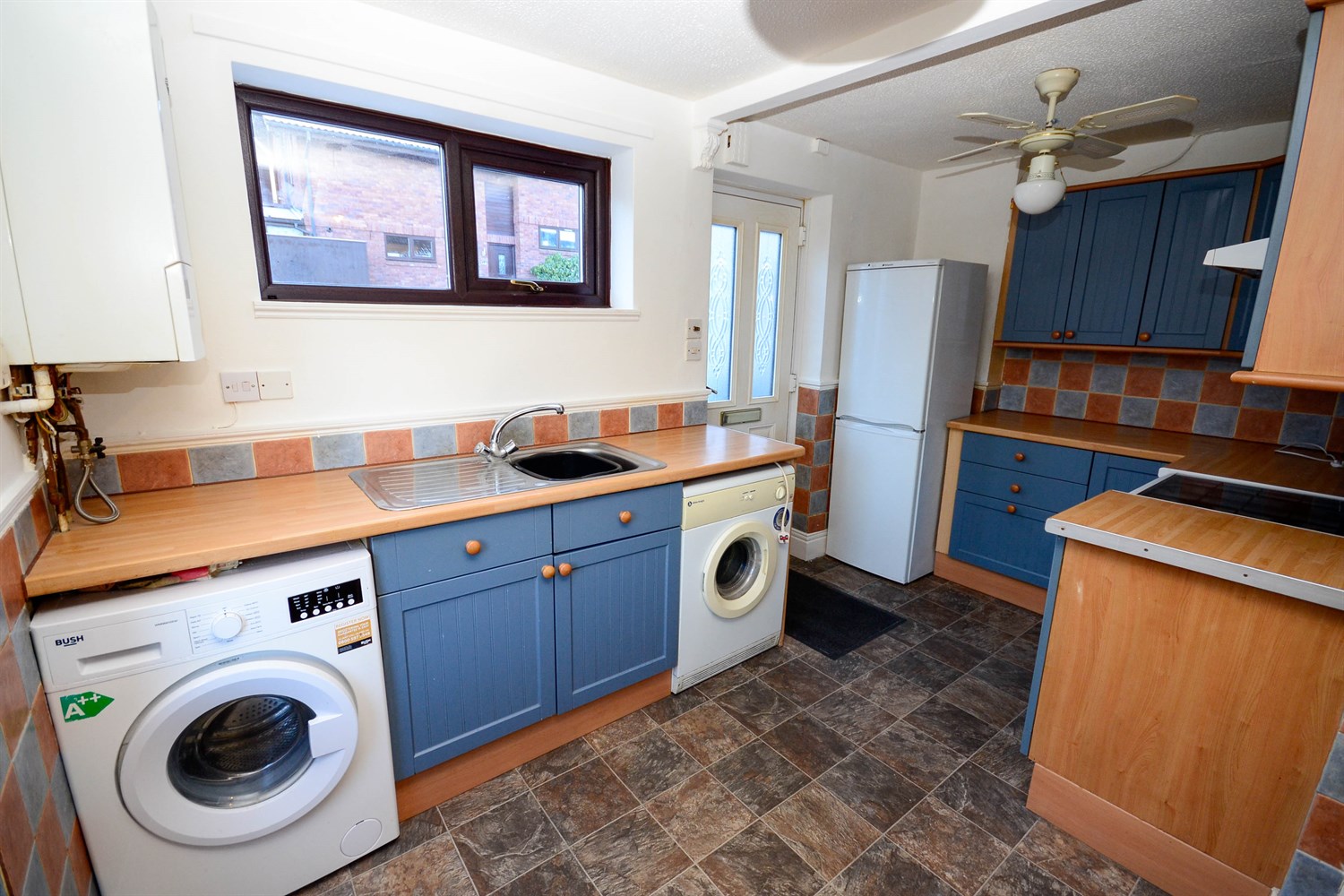 3 bed end of terrace house for sale in St. James Court, Gateshead  - Property Image 4