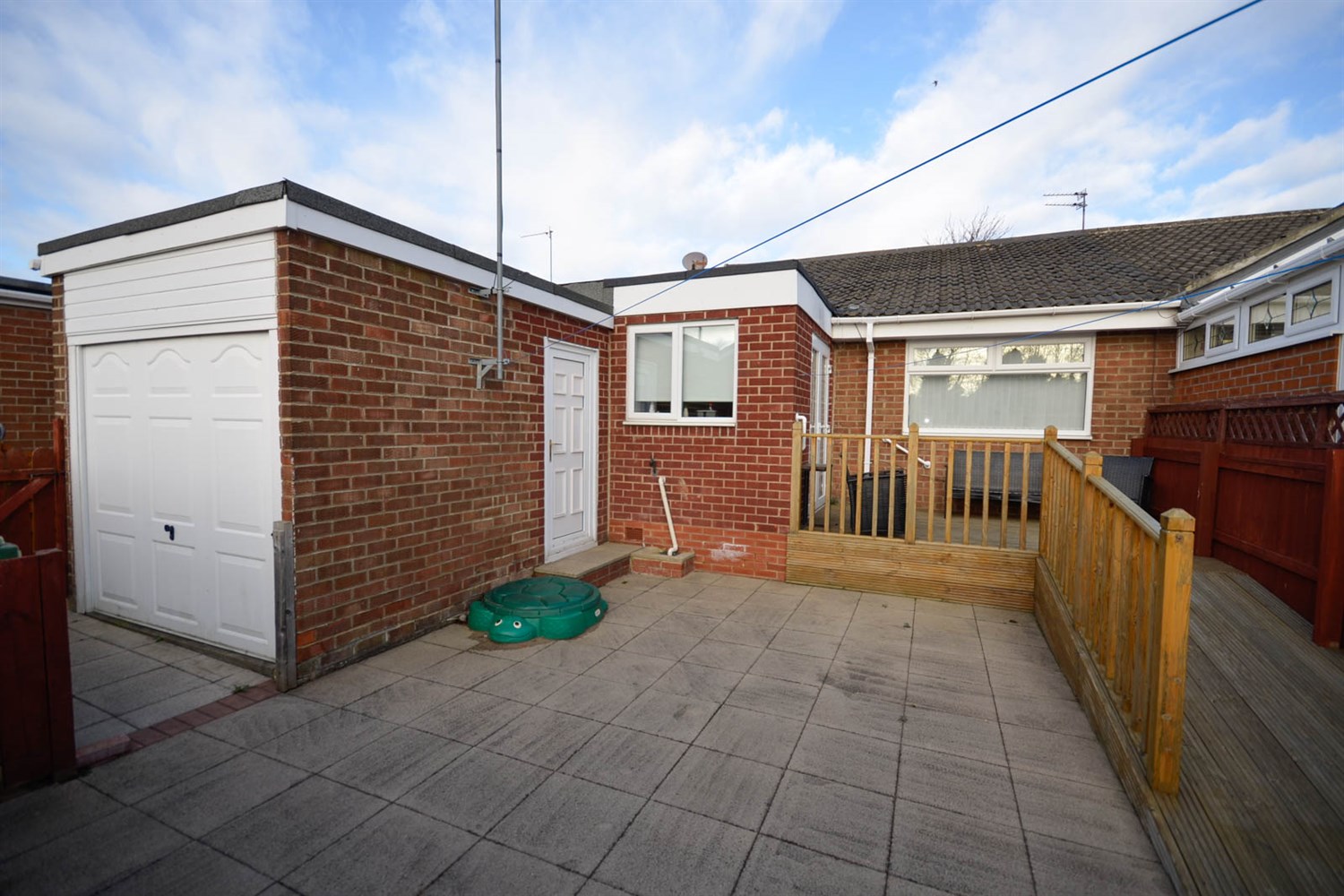2 bed semi-detached bungalow for sale in Berkhampstead Court, Wardley  - Property Image 9