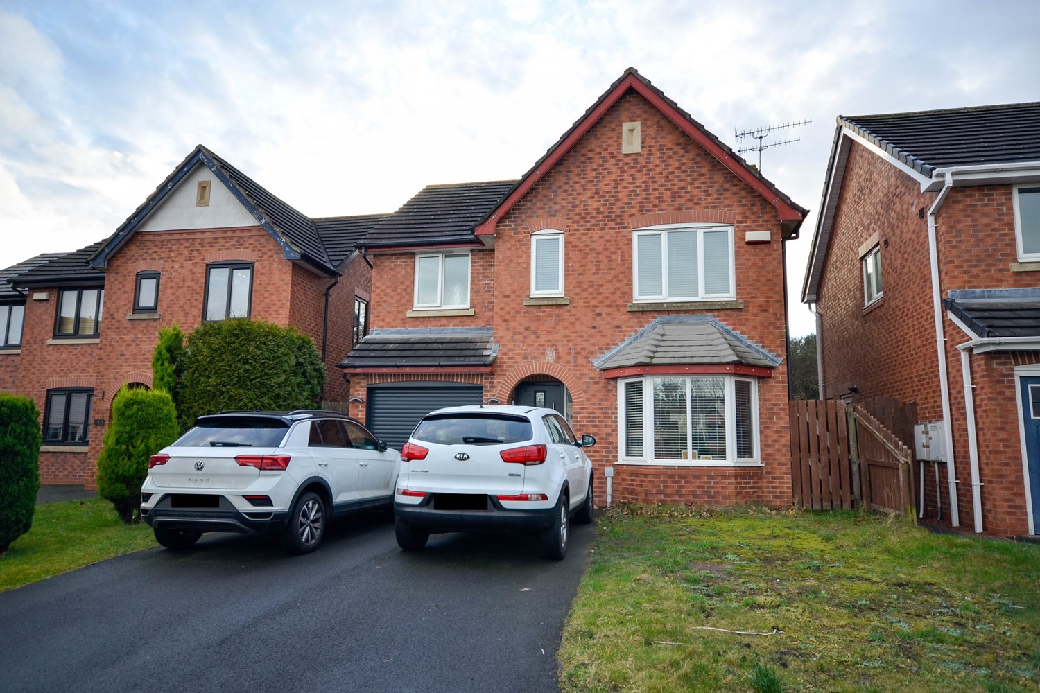4 bed detached house for sale in Ringlet Close, Rosewood Park  - Property Image 1