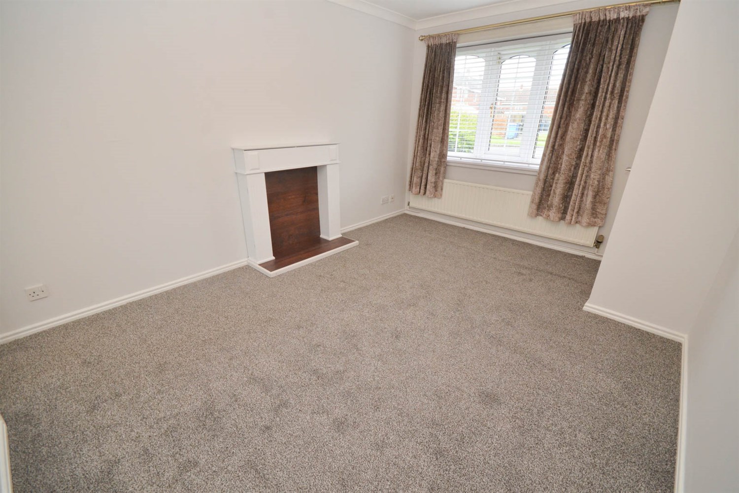 2 bed semi-detached house for sale in Fulmar Walk, Whitburn  - Property Image 2
