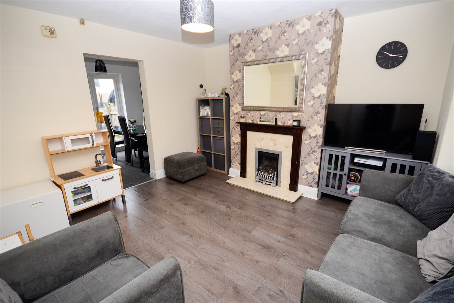 3 bed house for sale in Knightside Gardens, Dunston  - Property Image 3