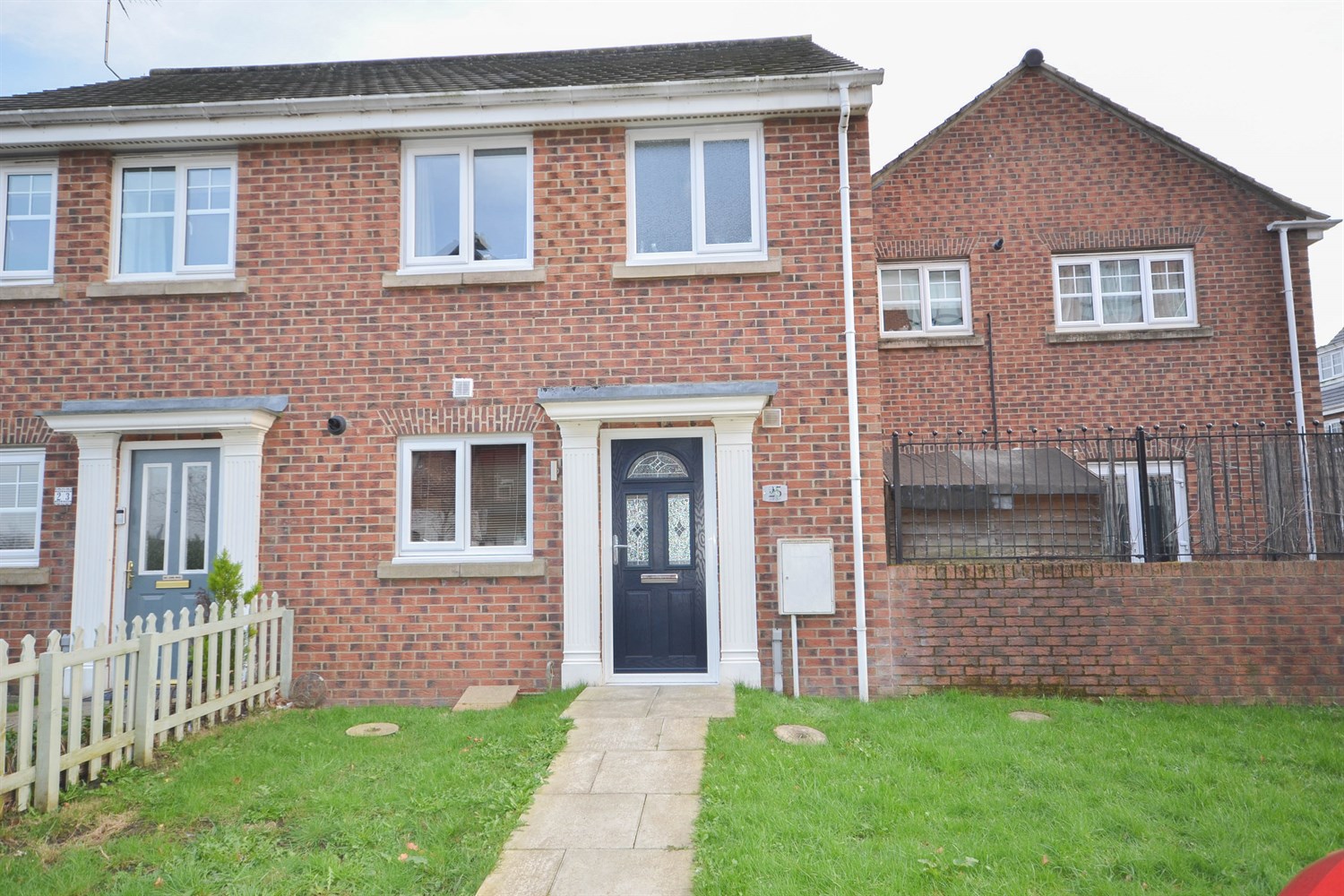 3 bed end of terrace house for sale in North Street, Jarrow - Property Image 1