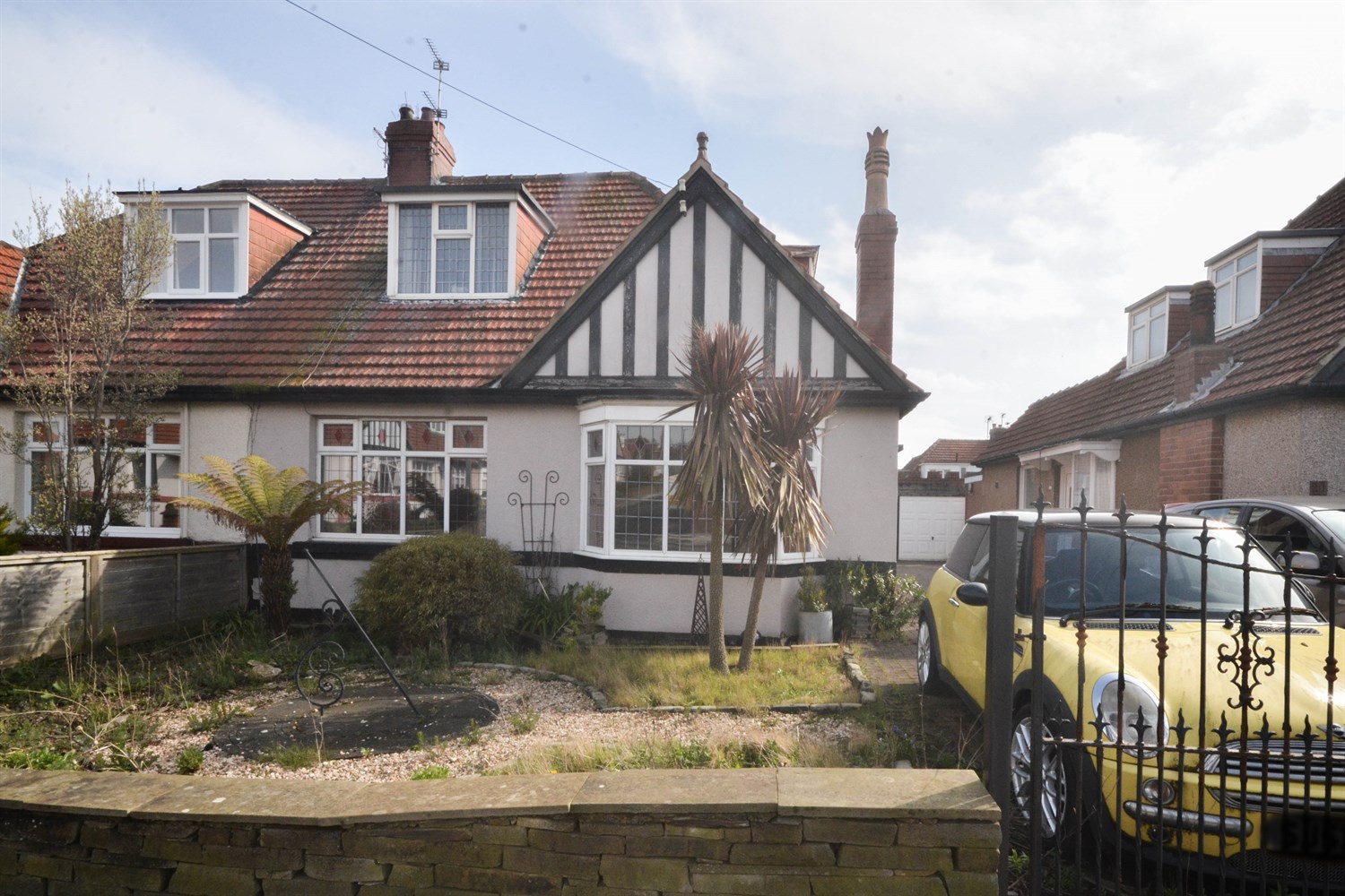 4 bed semi-detached bungalow for sale in Clifton Road, Sunderland - Property Image 1