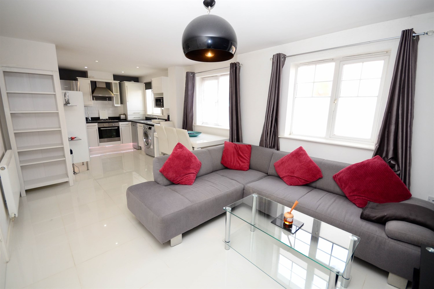 2 bed flat for sale in Sanderson Villas, Gateshead  - Property Image 2