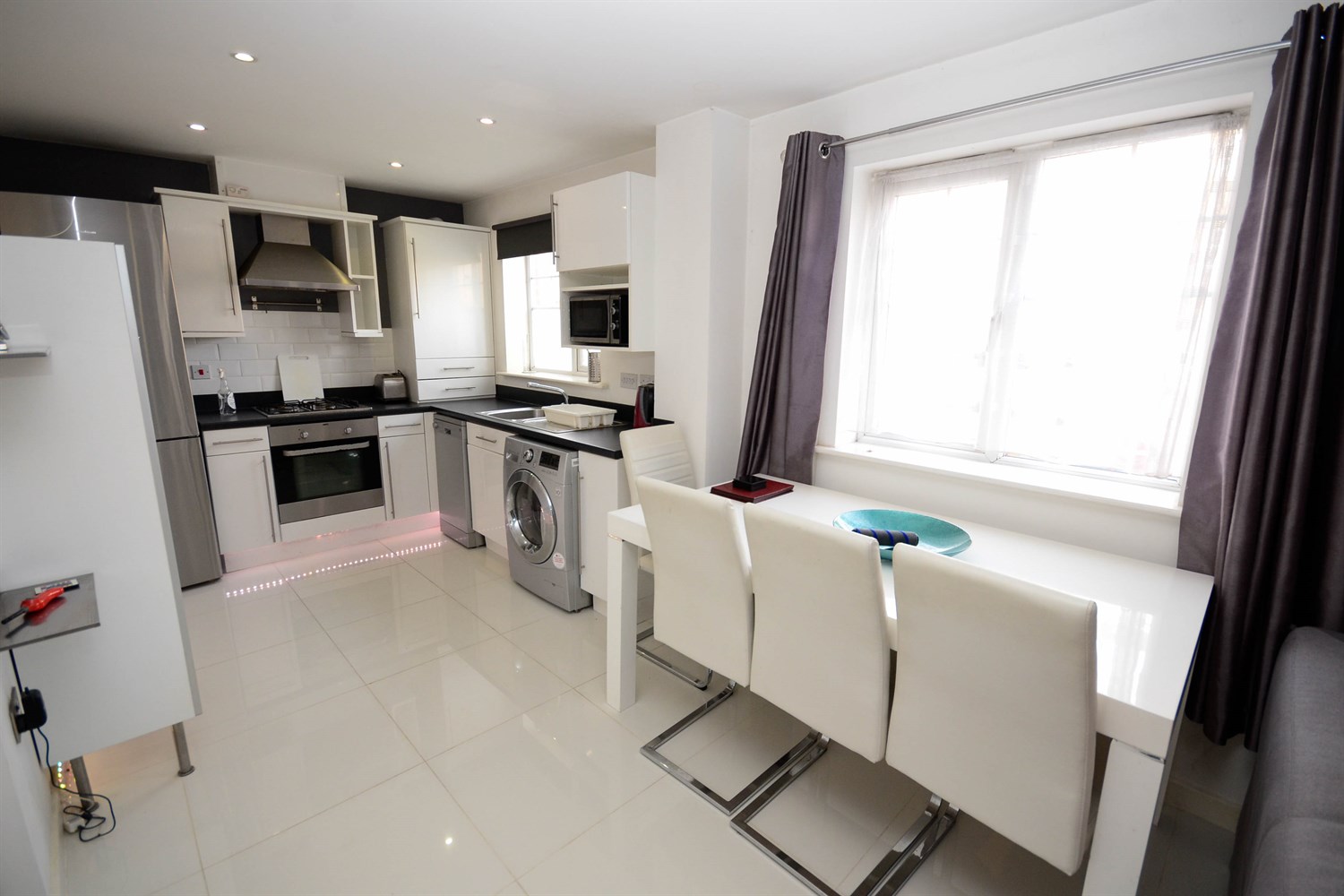 2 bed flat for sale in Sanderson Villas, Gateshead  - Property Image 4