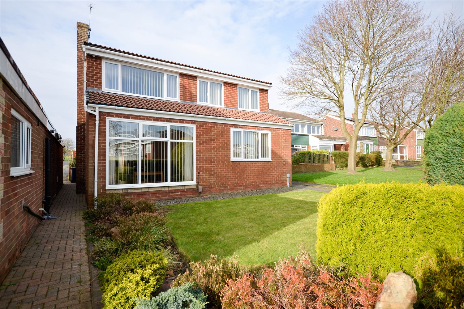 4 bed detached house for sale in Rosemount Avenue, Wardley  - Property Image 1