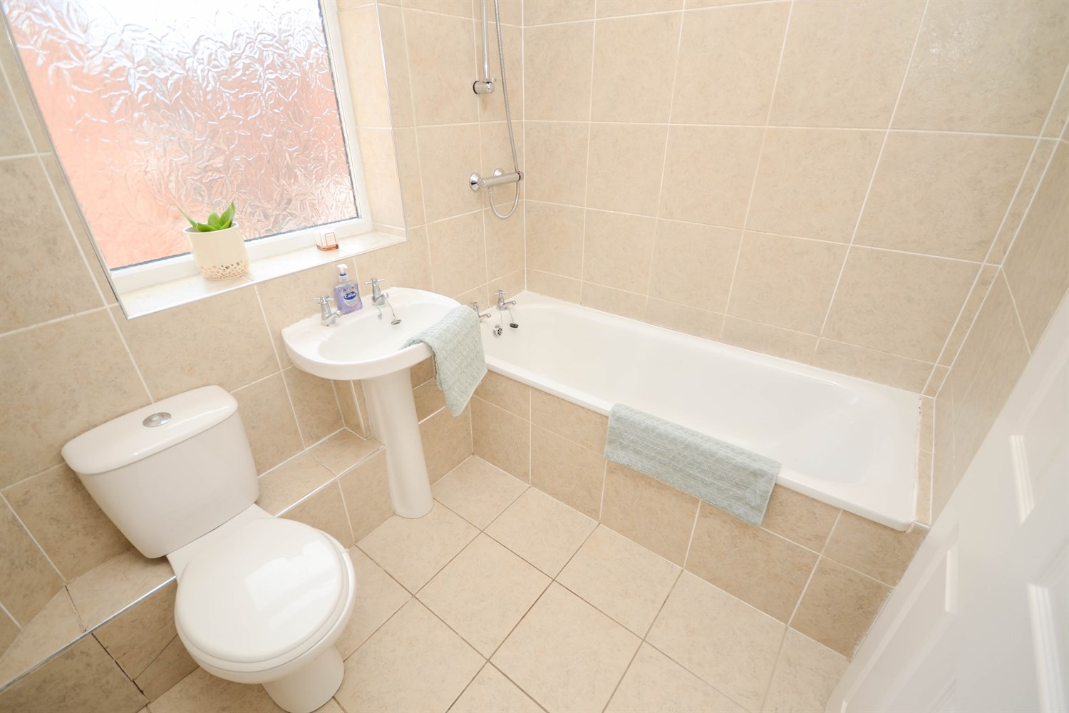 2 bed flat to rent in Richmond Road, South Shields  - Property Image 4