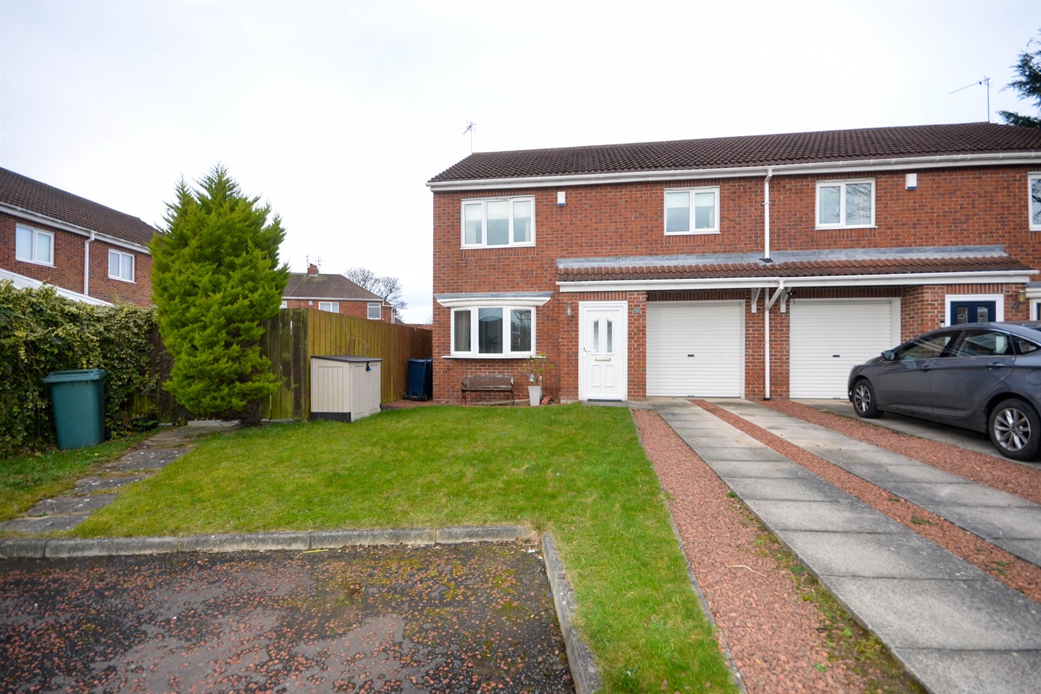 4 bed semi-detached house for sale in Duchess Crescent East, Jarrow  - Property Image 1