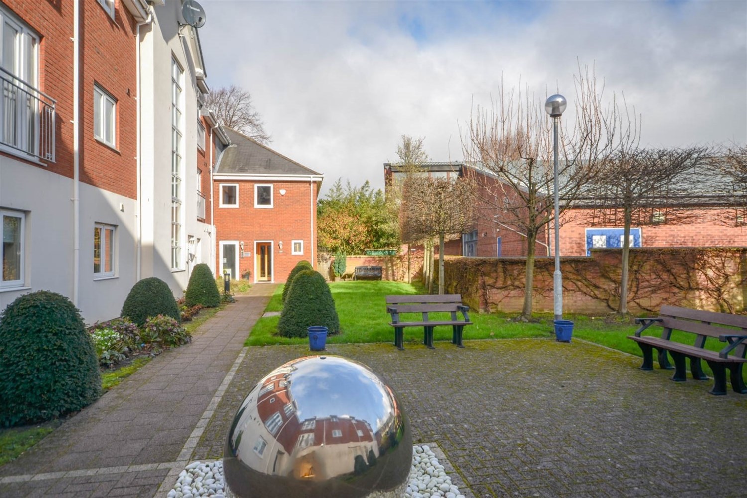 3 bed apartment for sale in Fencer Hill Square, Gosforth  - Property Image 1