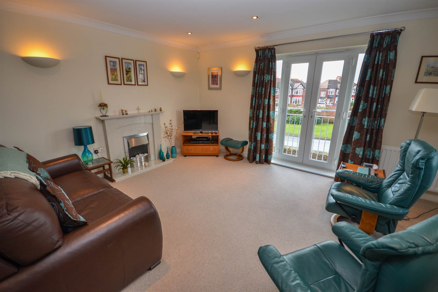 3 bed apartment for sale in Fencer Hill Square, Gosforth  - Property Image 2