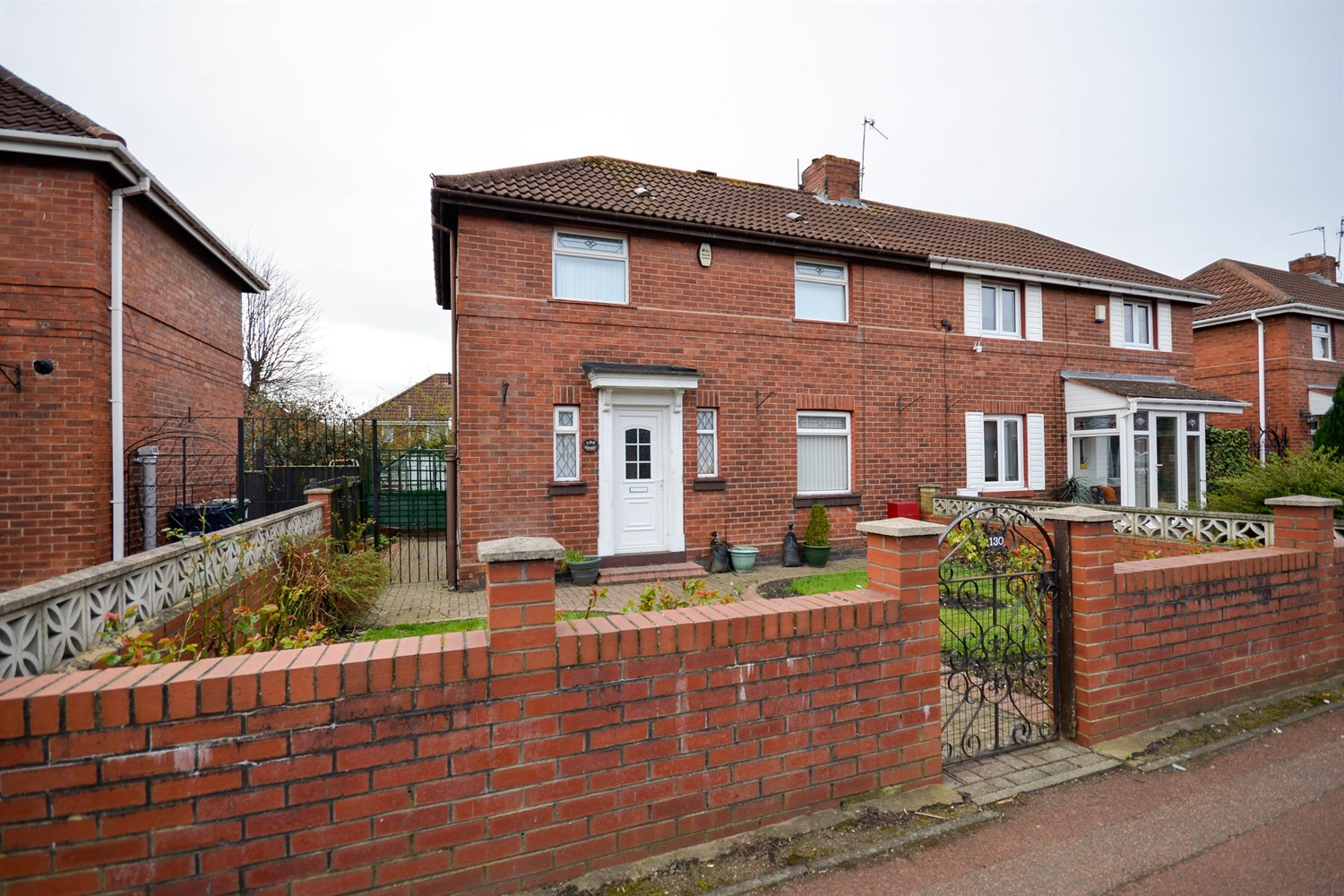 2 bed semi-detached house for sale in Victoria Road, Gateshead - Property Image 1