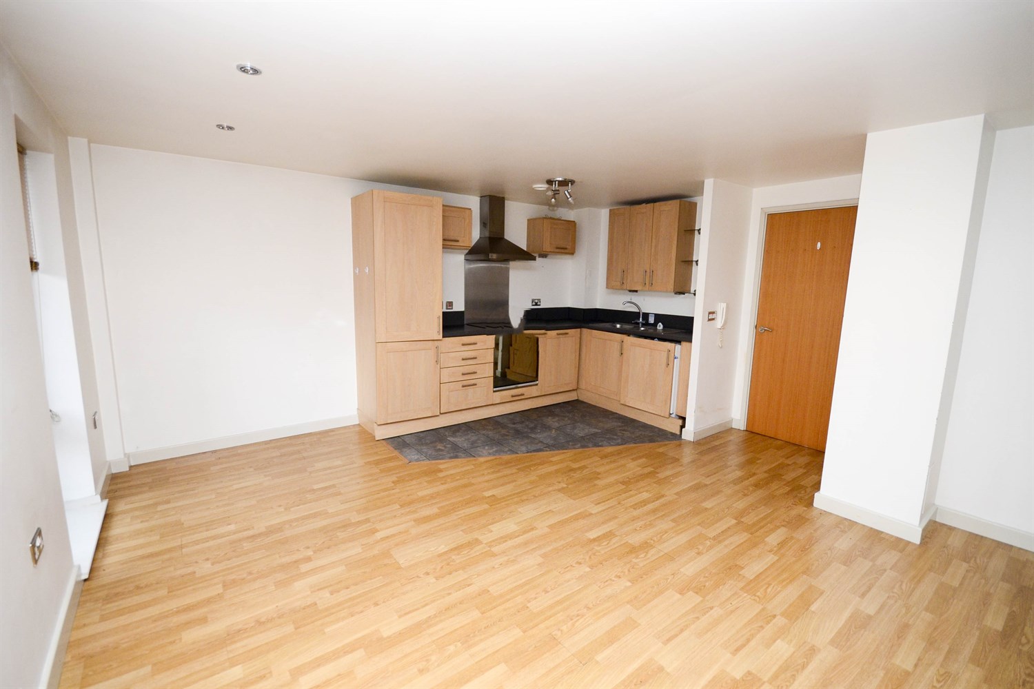 2 bed apartment for sale in Baltic Quay, Gateshead  - Property Image 2