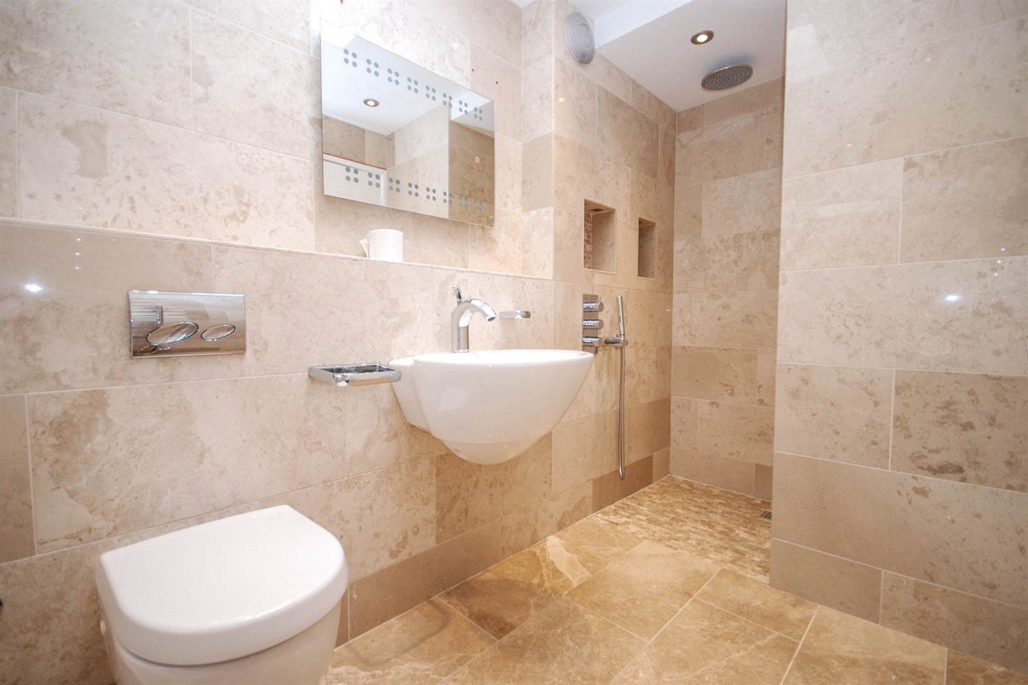 3 bed house for sale in Fairway Close, Newcastle Upon Tyne  - Property Image 9