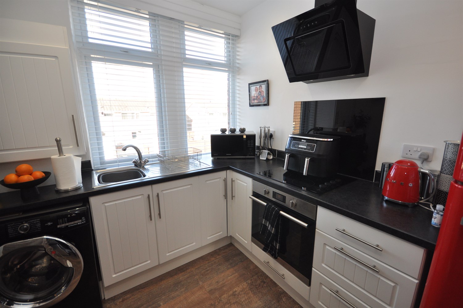 2 bed flat for sale in South View, Hazlerigg  - Property Image 3
