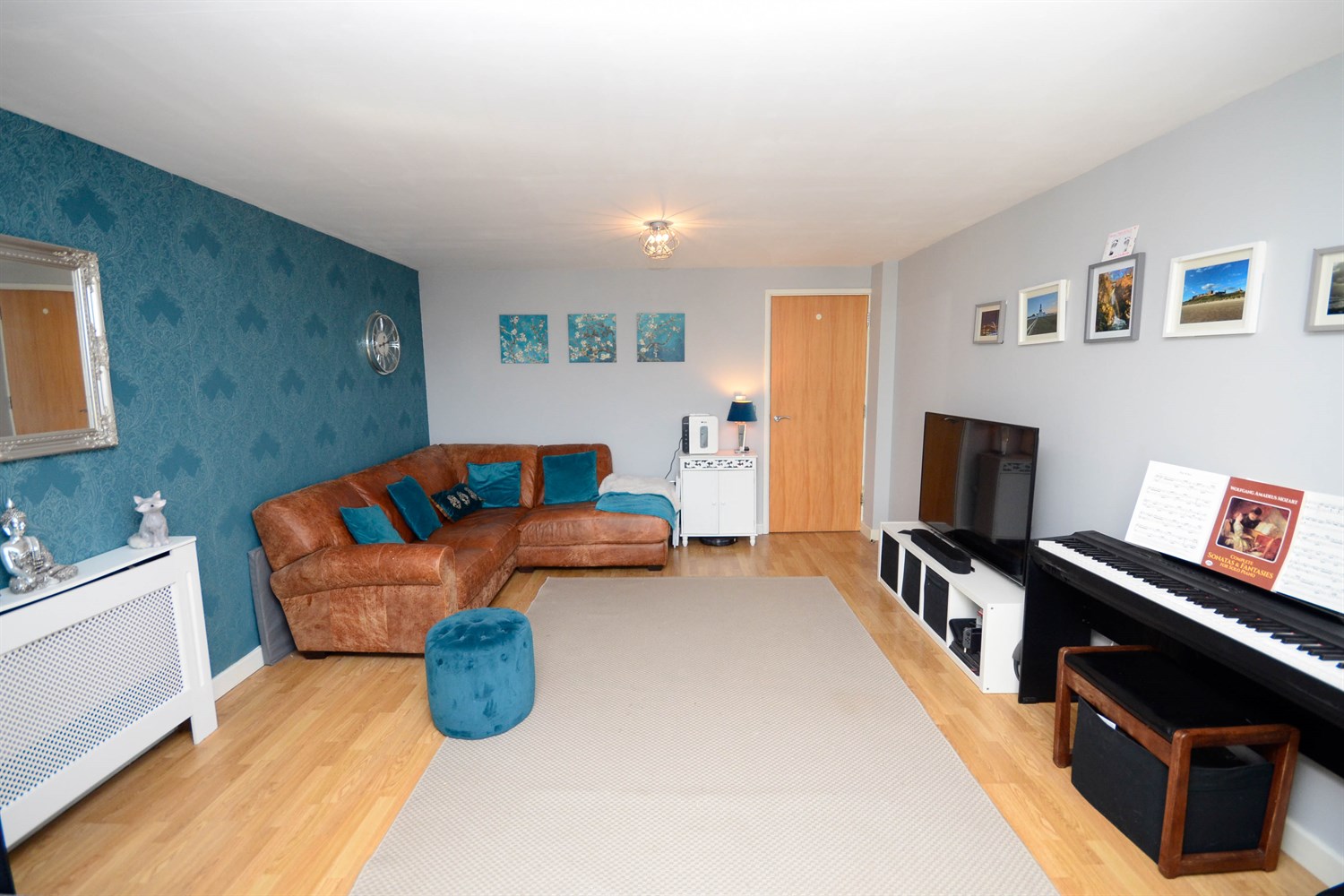 2 bed apartment for sale in Baltic Quay, Gateshead  - Property Image 3