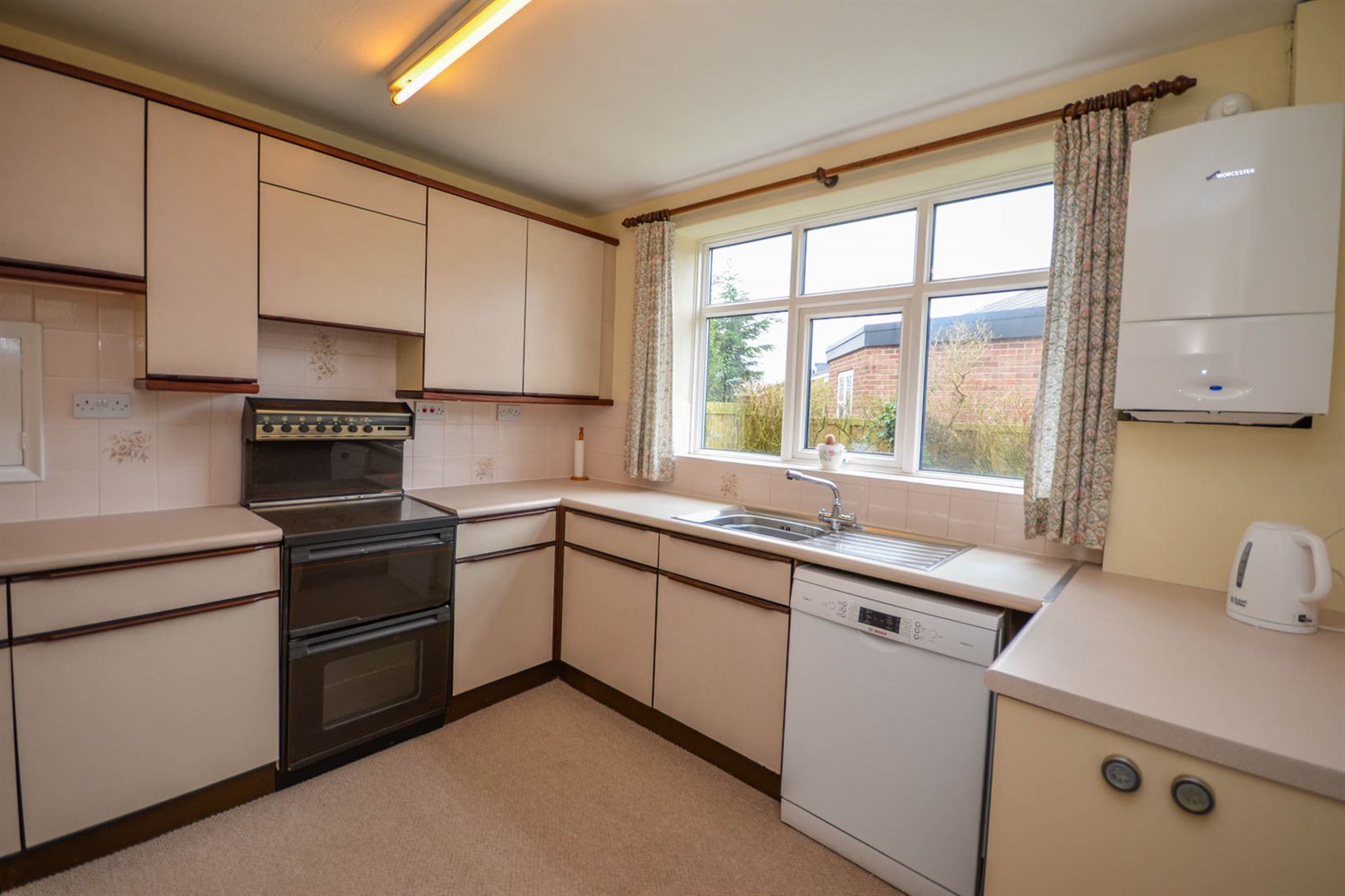 4 bed semi-detached house for sale in Briardene Crescent, Gosforth  - Property Image 3