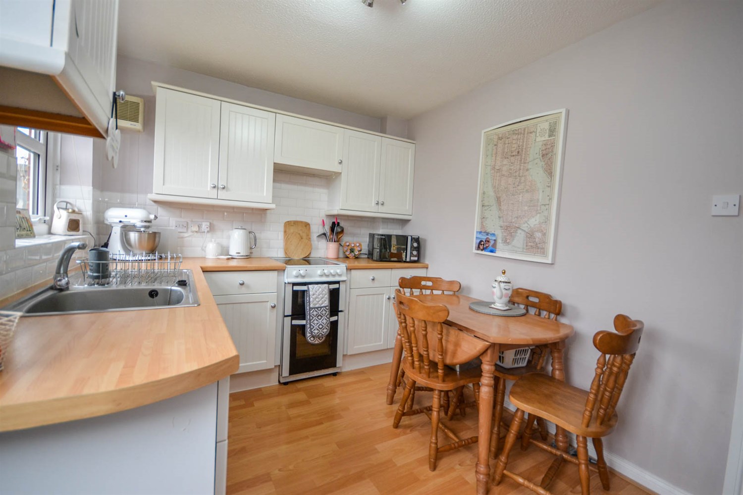 2 bed end of terrace house for sale in Broad Meadows, Kenton  - Property Image 2