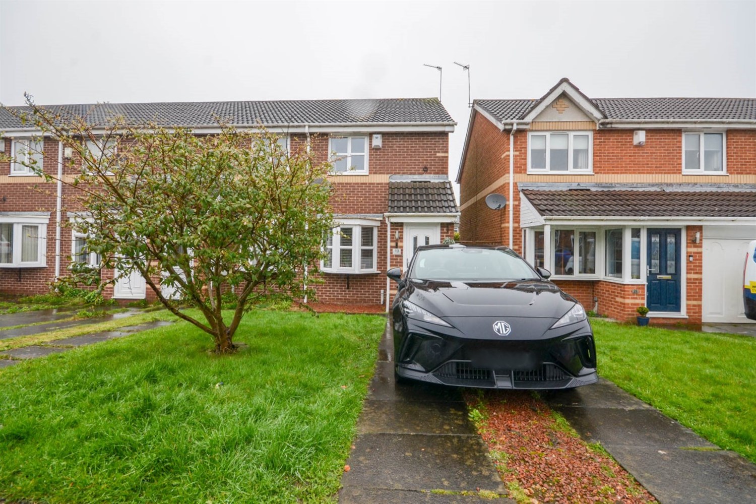 2 bed end of terrace house for sale in Broad Meadows, Kenton  - Property Image 1