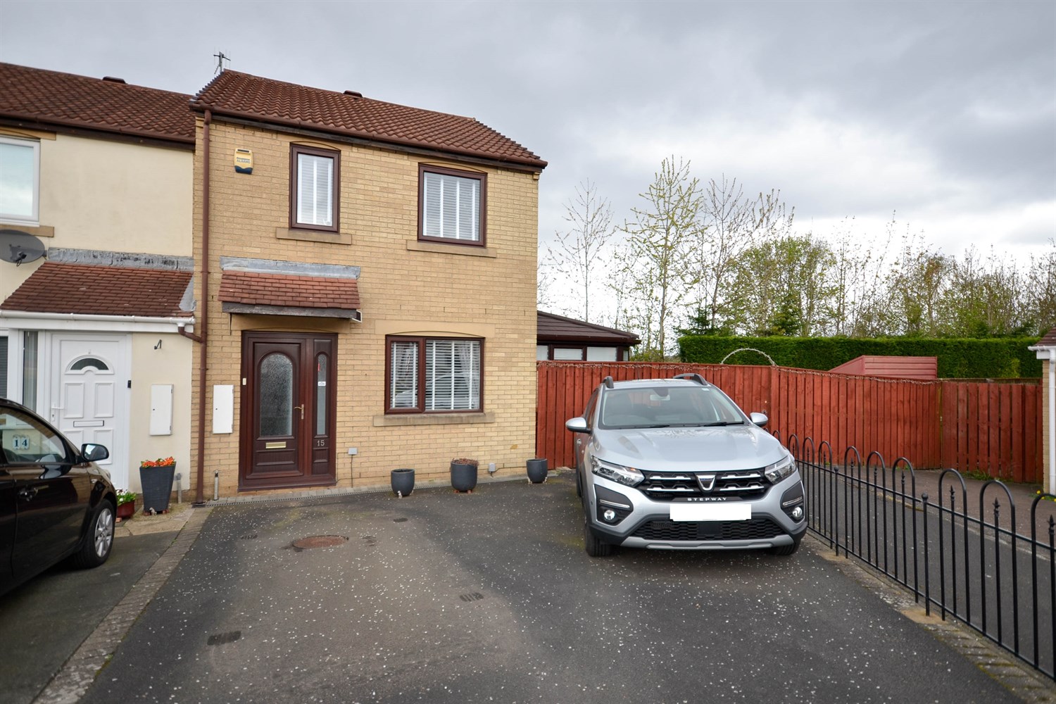 3 bed end of terrace house for sale in Hawthorn Drive, Dunston  - Property Image 1