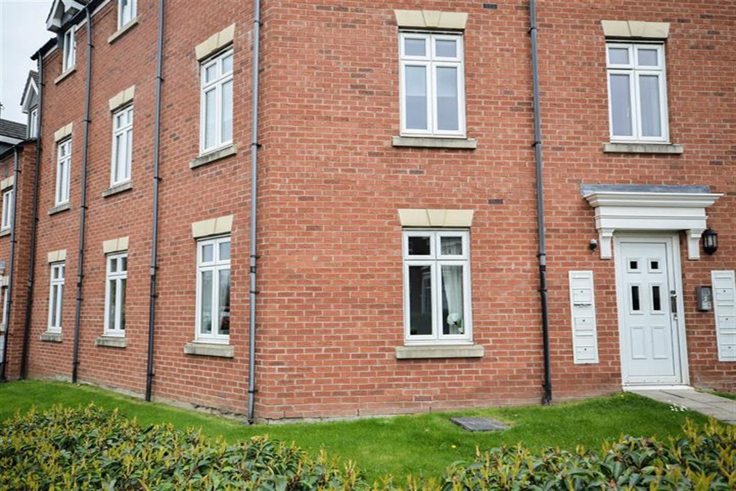 2 bed flat for sale in May Close, Hebburn  - Property Image 1