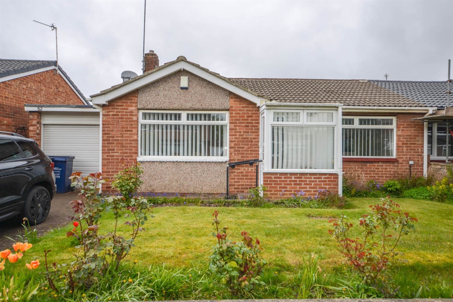 2 bed semi-detached bungalow for sale in Cresswell Drive, Red House Farm - Property Image 1