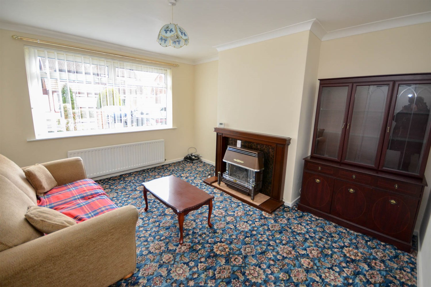 2 bed semi-detached bungalow for sale in Cresswell Drive, Red House Farm  - Property Image 3