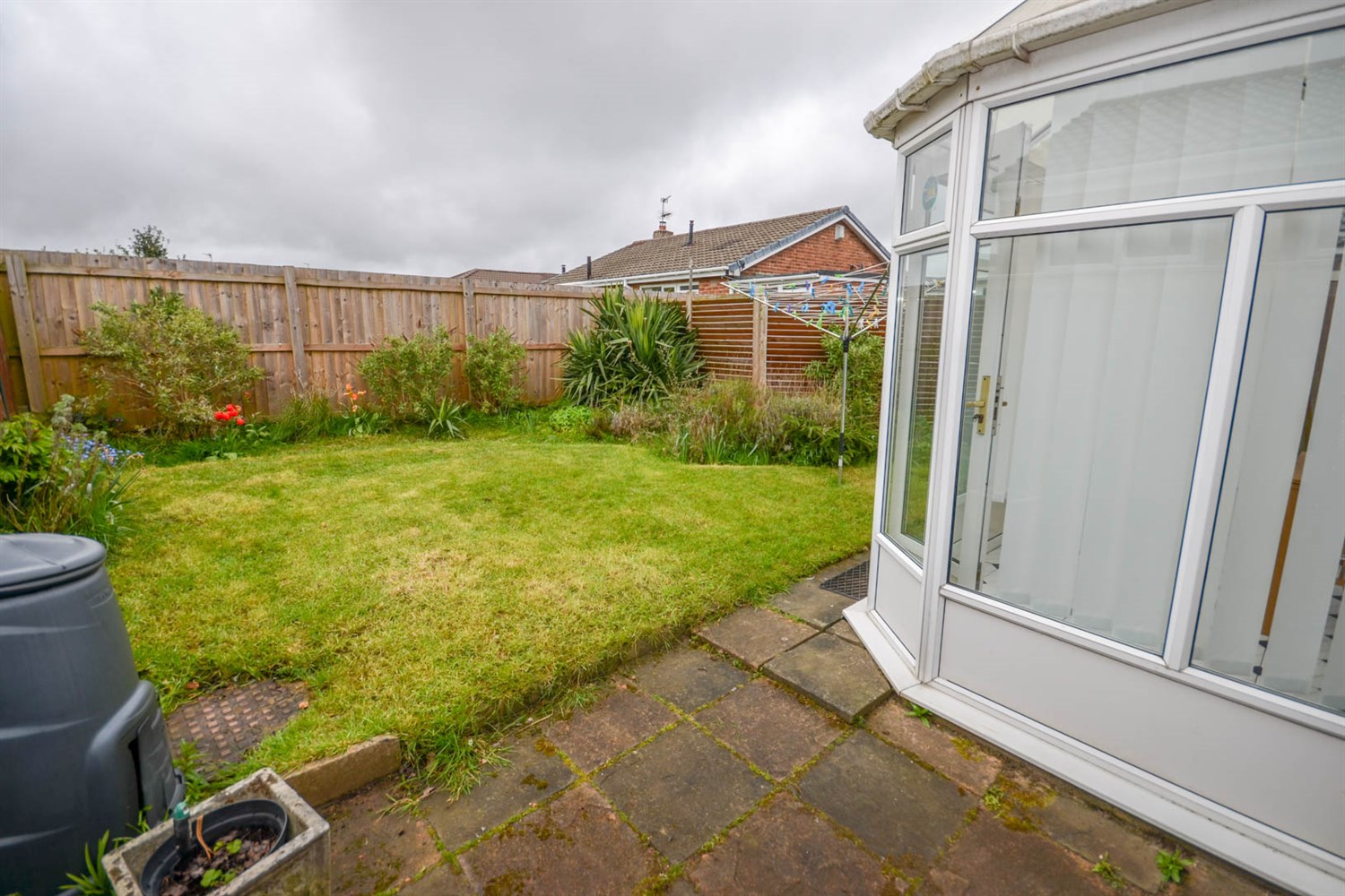 2 bed semi-detached bungalow for sale in Cresswell Drive, Red House Farm  - Property Image 14
