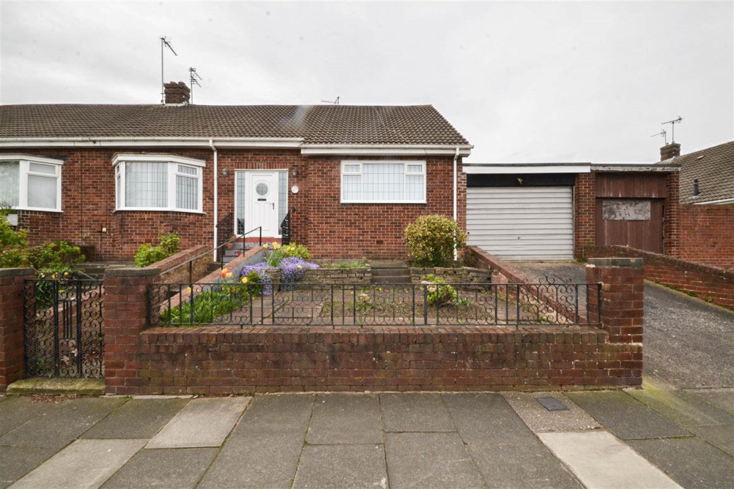 2 bed semi-detached bungalow for sale in Meadowside, Sunderland  - Property Image 1